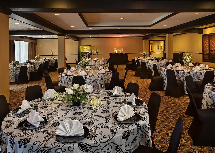 Historic Whispering Woods Hotel & Conference Center
